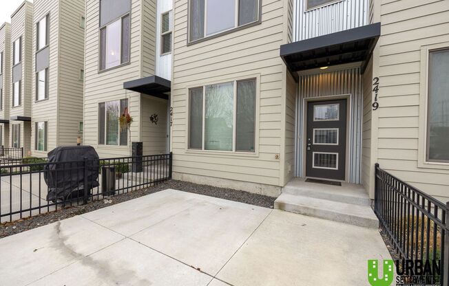 Modern Kendall Yards Townhome – 3 Bed, 2.5 Bath | 1,500 Sq. Ft.