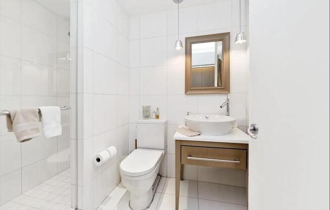 1 bed, 1 bath, 450 sqft, $3,750, Unit 2G