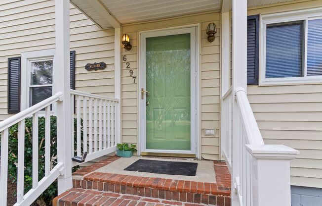 Cute as a Button, Refreshed 2 Bedroom 1 Bath Home in Williamsburg, Virginia!