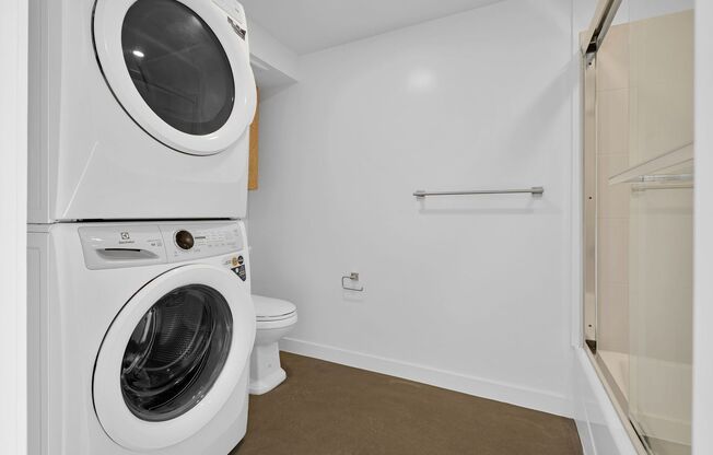 Studio, 1 bath, 405 sqft, $1,945, Unit 665