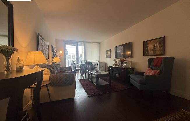 1 bed, 1 bath, $4,900, Unit 33E