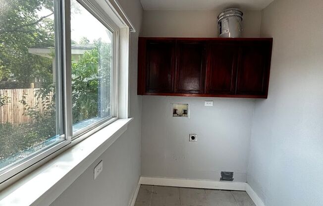 2 beds, 1 bath, $1,195