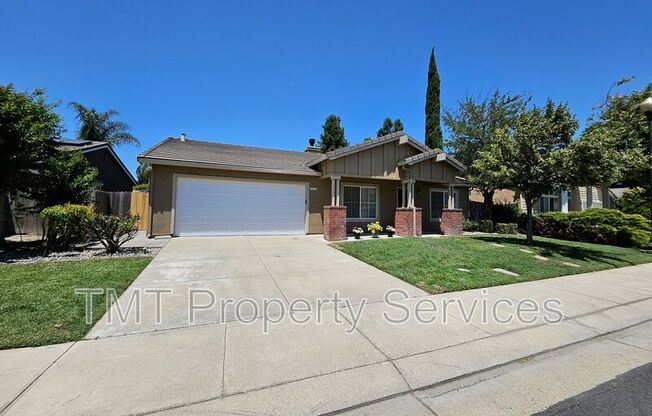 3533 DES MOINES DR