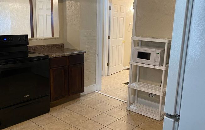 3 beds, 1 bath, $899