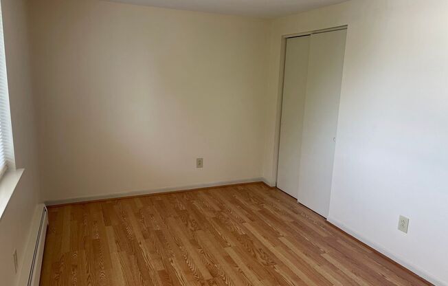 2 beds, 1 bath, 850 sqft, $1,275, Unit 820-7