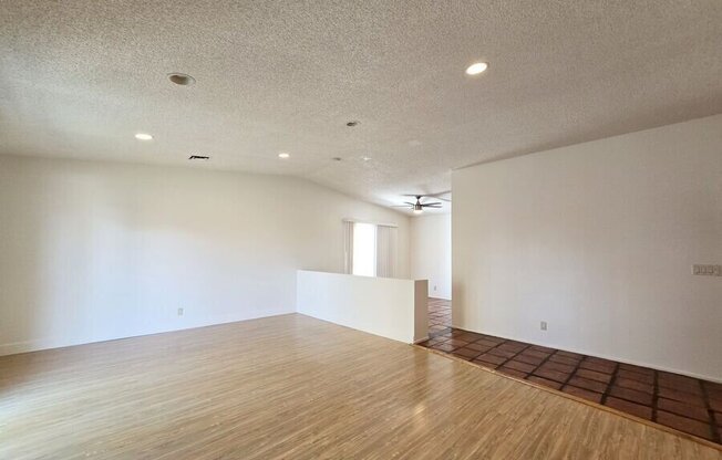 6346 BULLION BLVD