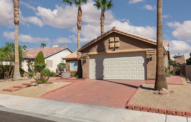 NW single story with four bedrooms and large backyard