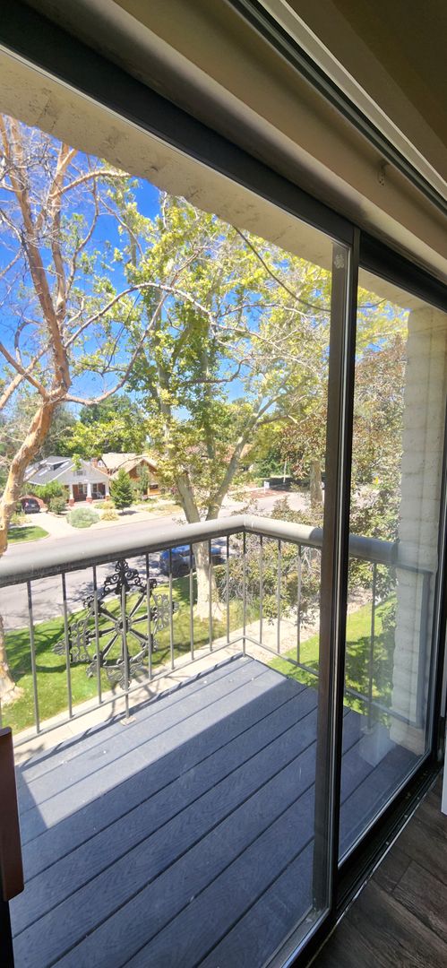 1 bed, 1 bath, 700 sqft, $1,045, Unit 05B