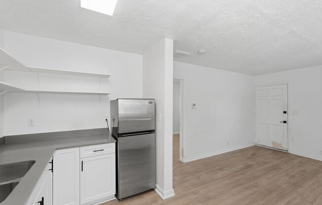 1 bed, 1 bath, 419 sqft, $1,150, Unit 710