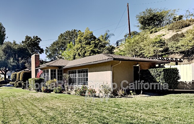 2431 SLEEPY HOLW DR