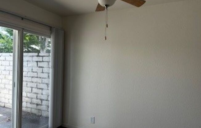 1 bed, 1 bath, 690 sqft, $1,400, Unit 54