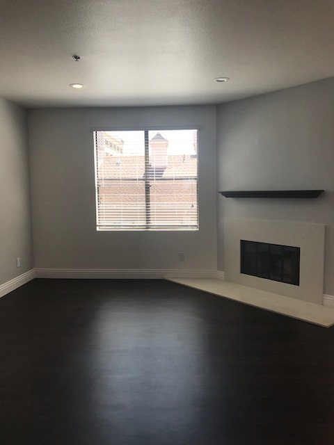 2 beds, 2 baths, 850 sqft, $2,895, Unit 411