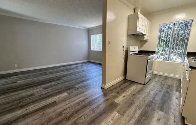 1 bed, 1 bath, 600 sqft, $1,725, Unit 37