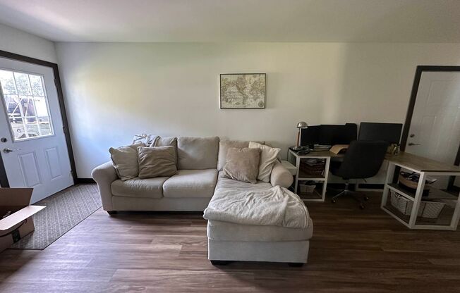 2 beds, 1 bath, $1,150