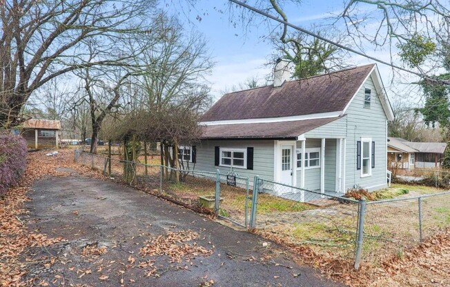5853 MAIDEN LN