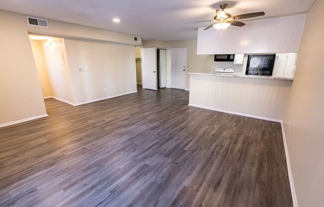 Studio, 1 bath, 595 sqft, $1,548, Unit 101