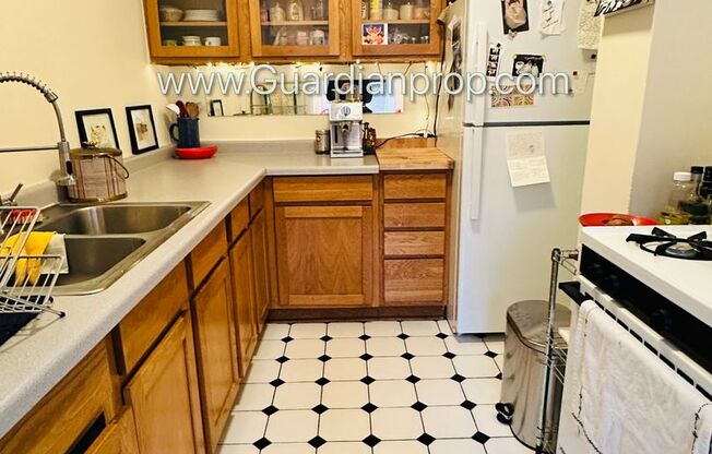 6 E. 25th St