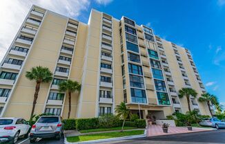BEAUTIFUL 2 BEDROOM 2 BATHROOM CONDO NEAR CLEARWATER BEACH!