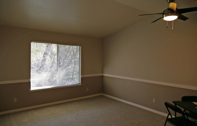 2 beds, 1 bath, $1,675, Unit 10