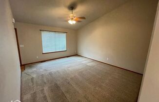 3 beds, 2 baths, $1,650, Unit 2000 Wellington Dr-2000 A