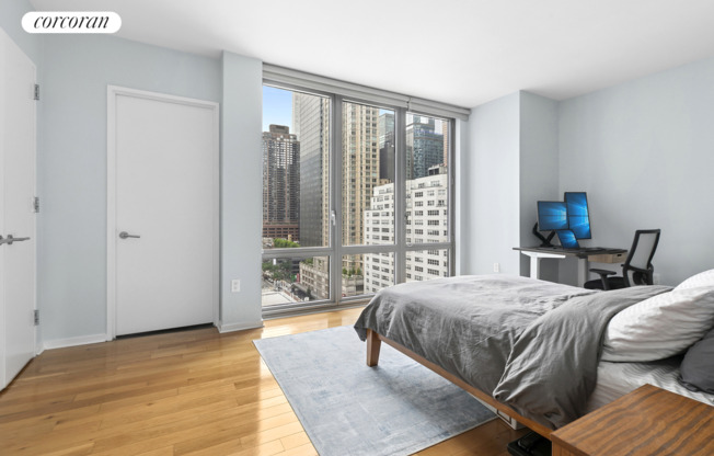 310 W 52 ST