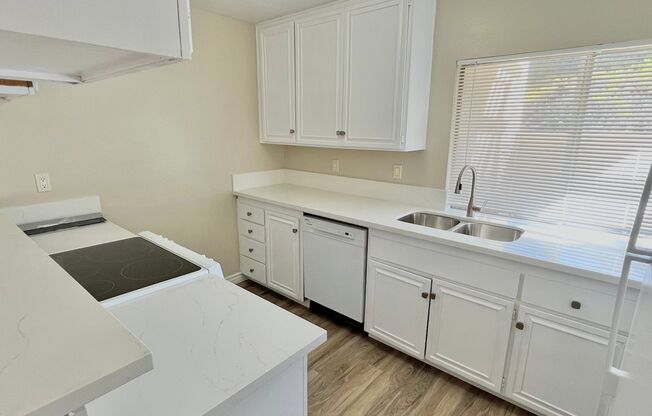Upgraded 3 Bed 1.5 Bath Condo in Mira Mesa