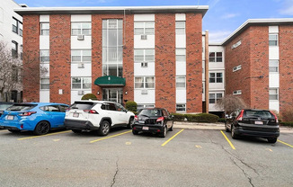 8 Commonwealth Ct