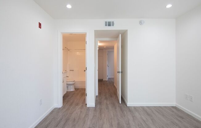 3 beds, 2 baths, 1,105 sqft, $3,295, Unit 139