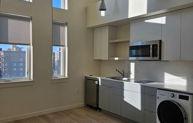 1 bed, 1 bath, 595 sqft, $1,760, Unit 708