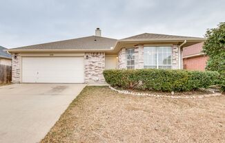 Charming 3BD Home in Grand Prairie with Great Amenities