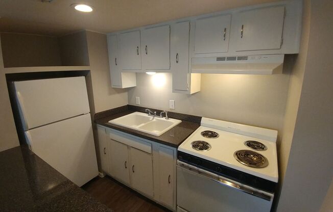 1 bed, 1 bath, 584 sqft, $885, Unit Unit 202