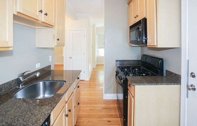 2 beds, 1 bath, 650 sqft, $2,650, Unit 1210WAV3