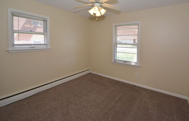 2 beds, 1 bath, $899