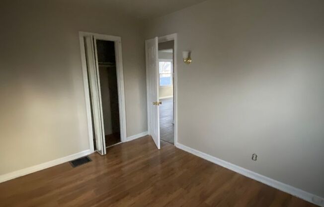 3 beds, 1 bath, $975