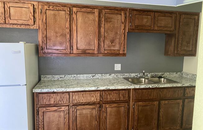 2 beds, 1 bath, $1,345, Unit 65