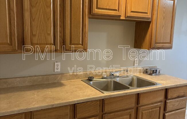 2 beds, 1 bath, 700 sqft, $1,175, Unit 7