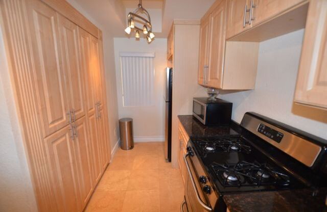 2 beds, 2 baths, $1,895