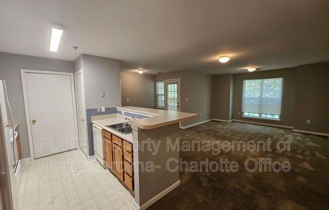 9811 CAMPUS WALK LN