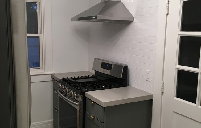 Modern Minimalism - 2BD Single Family Home in Downtown Bethlehem