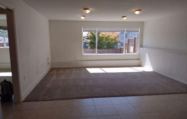 2 beds, 1 bath, 865 sqft, $1,545, Unit Unit #3