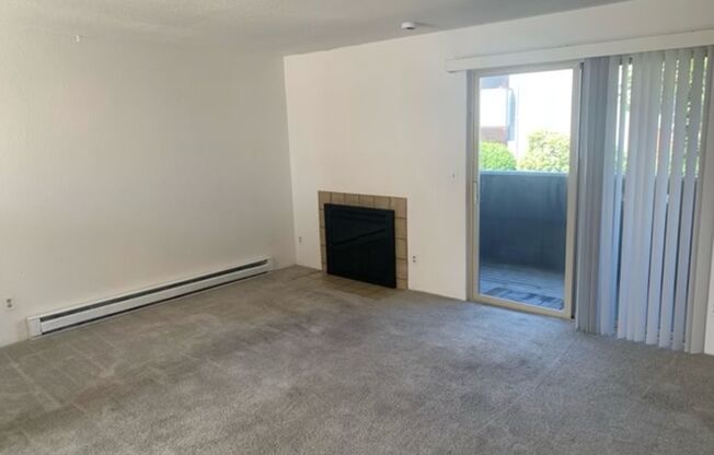 9925 Everett (Wildwood)