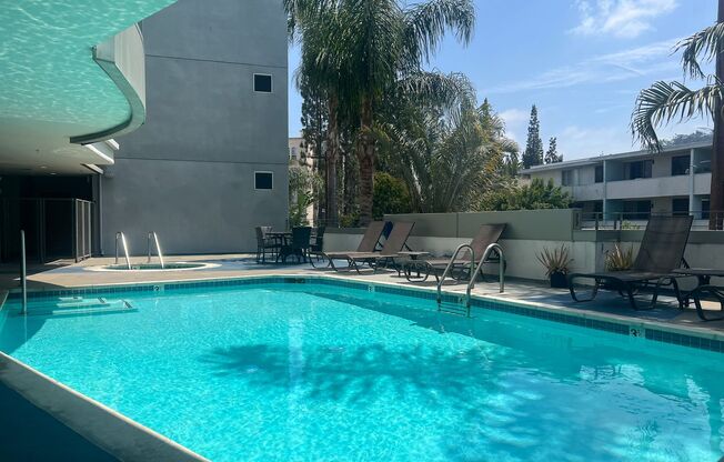 1 bed, 1 bath, 698 sqft, $2,595, Unit 0115