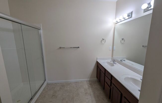 2 beds, 2 baths, $1,525, Unit #201