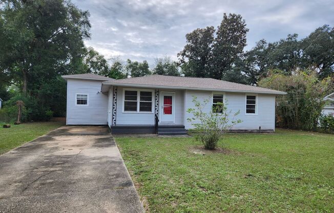 205 Henry Street Pensacola, FL 32507 Ask us how you can rent this home without paying a security deposit through Rhino!