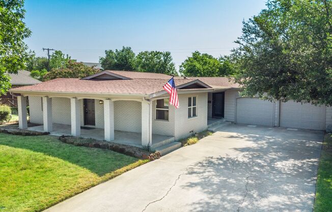 3 Bedroom 2 Bath 2 Car Garage - Backs Up To A Nice Farm