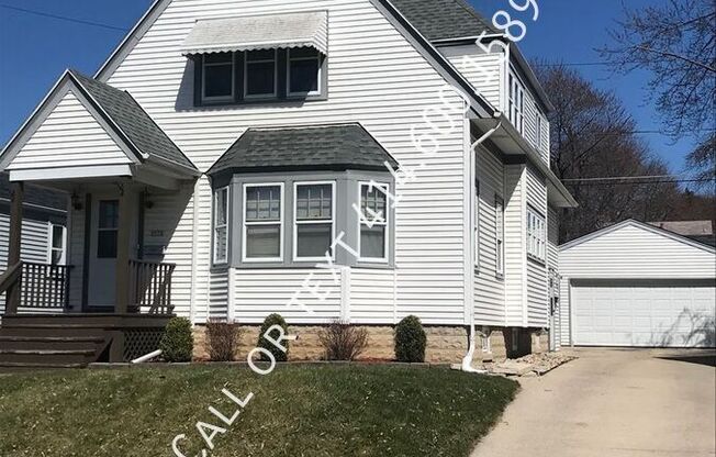 2572 N 66 ST