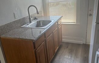 2 beds, 1 bath, $2,400