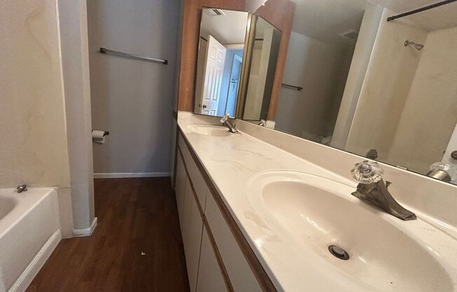 2 beds, 1.5 baths, $1,395, Unit UNIT 1024