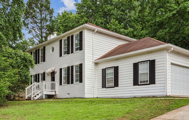3 bed 3 bath in Jonesboro!