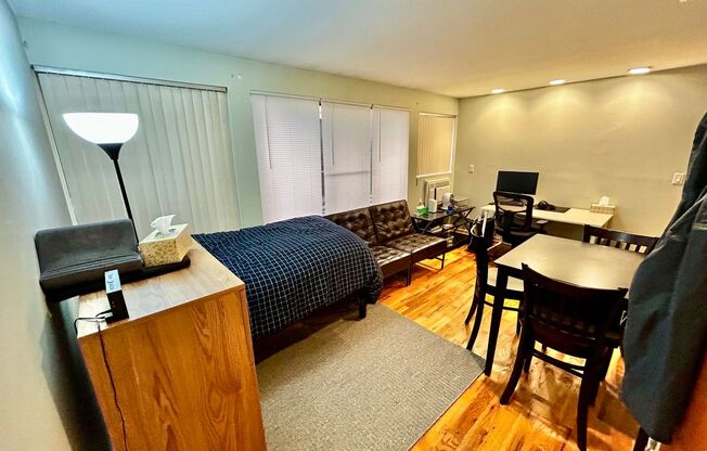 Studio, 1 bath, $1,700, Unit 05